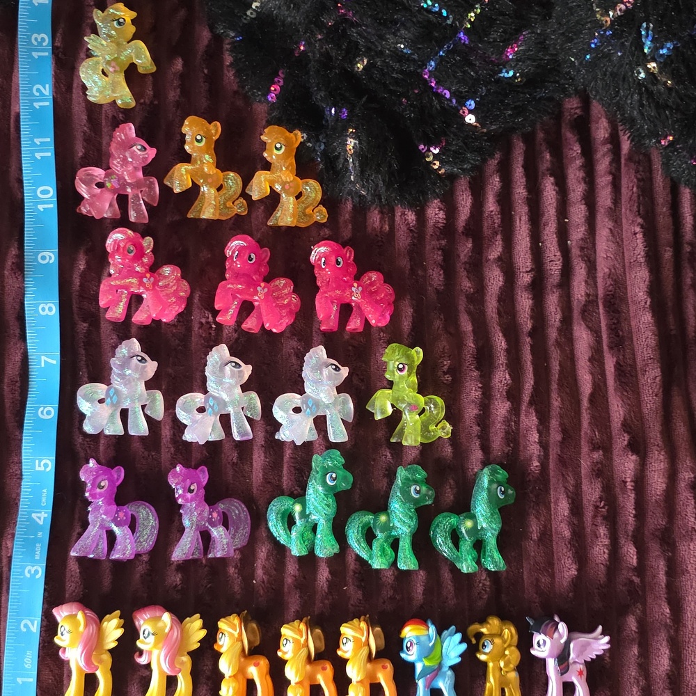 Assorted Glitter My LittlePony Figurine Set - Multicolor 24 Peices Few Broketail